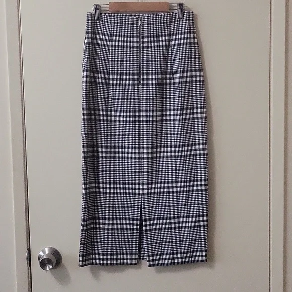 Black & White plaid pencil skirt - Picture 3 of 3